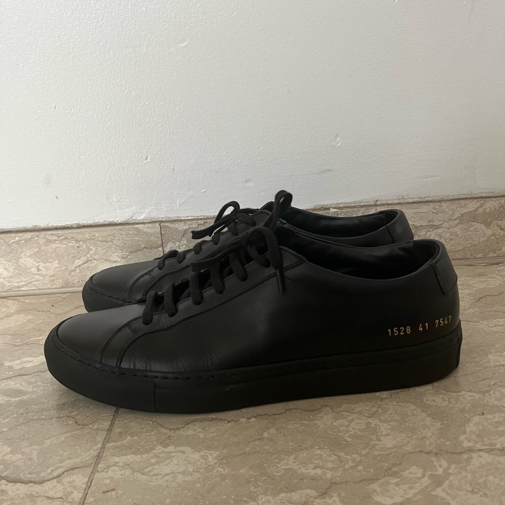 Common project sneakers
